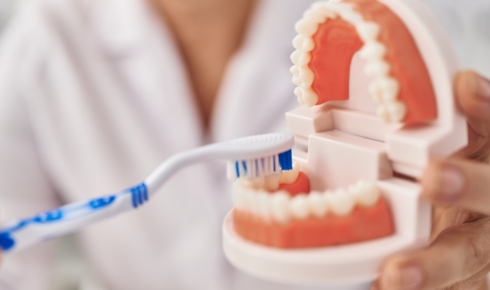 How to Choose the Right Toothbrush and Toothpaste for Your Teeth Type